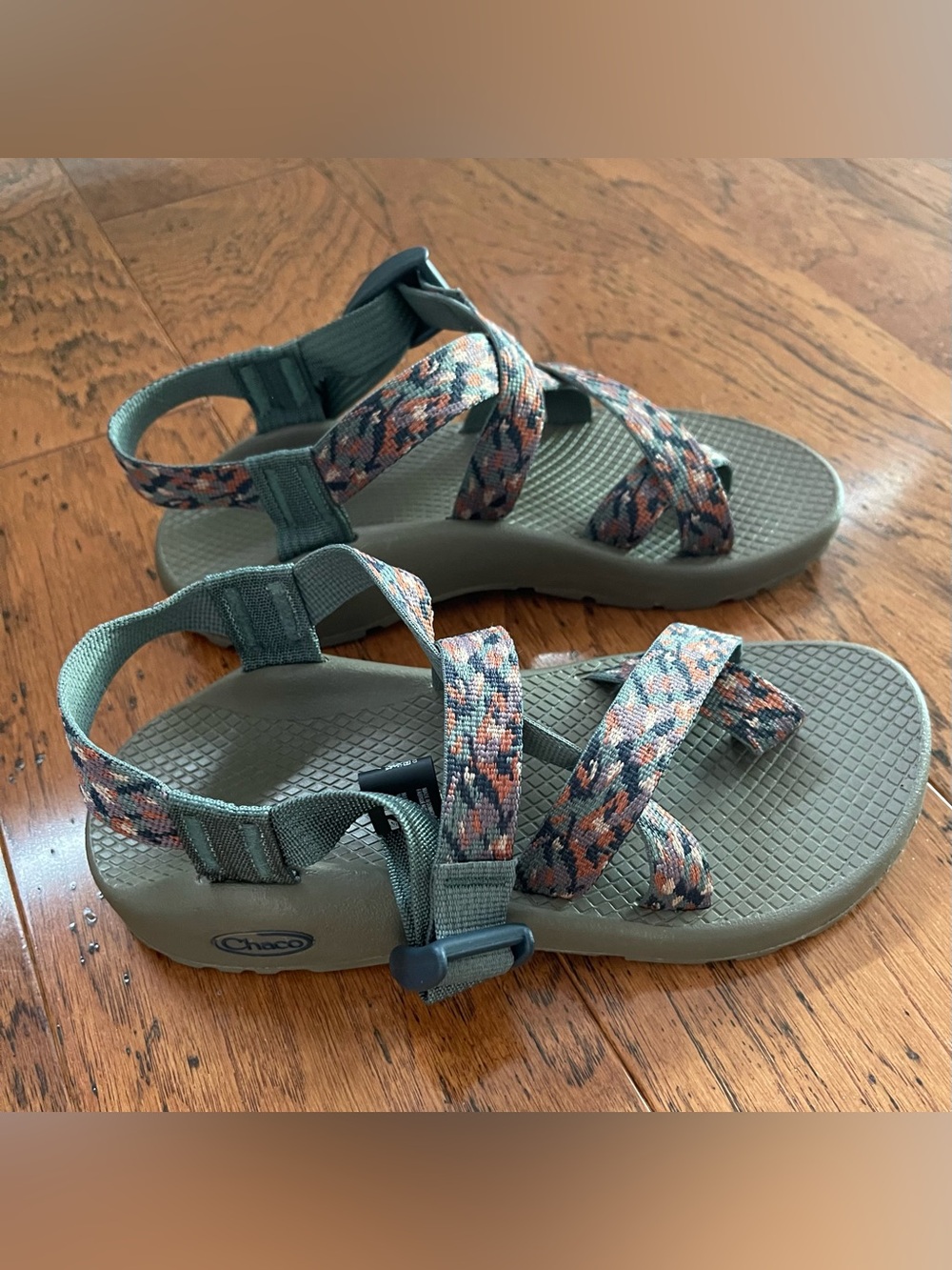 Chaco Women’s Z/2 Adjustable Strap Classic Sandal Sz. 6